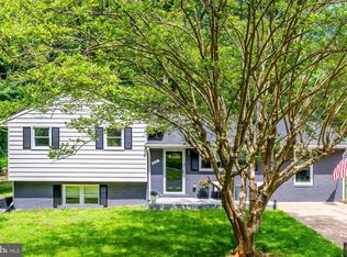 5801 Brookview Dr, Alexandria, VA 22310