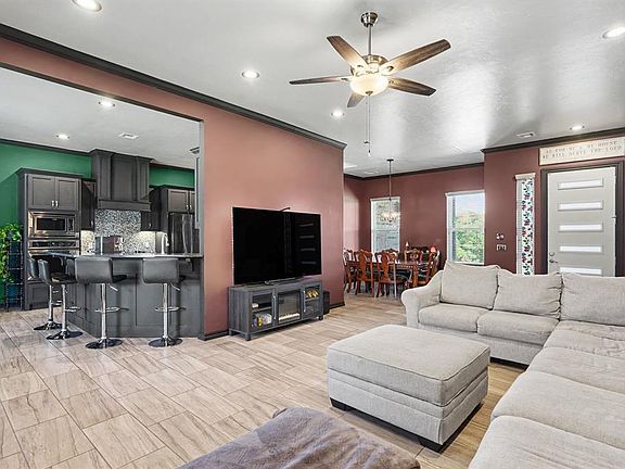 4th image of 2154 County Street 2979