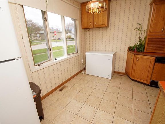 3rd image of 1256 Denise Dr