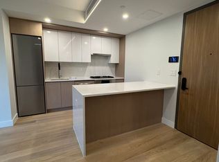 3820 Parsons Blvd #320, Flushing, NY 11354