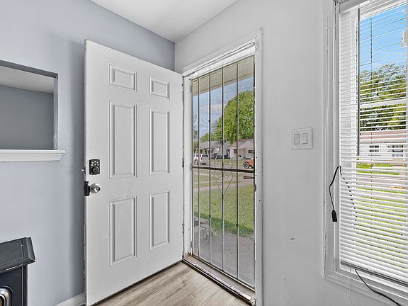 3rd image of 10028 Stahelin Ave