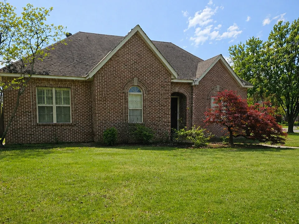 3888 Spring Lakes Cir