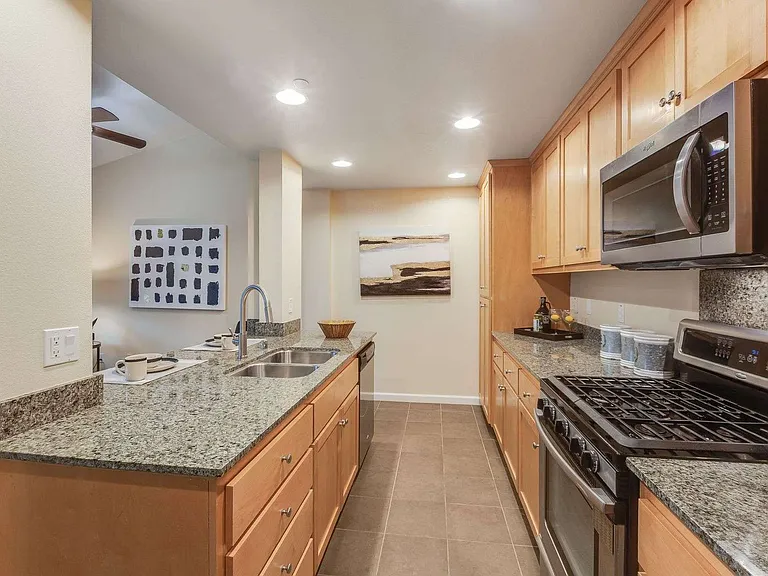 1037 Scotia Ter #304 — Photo 16