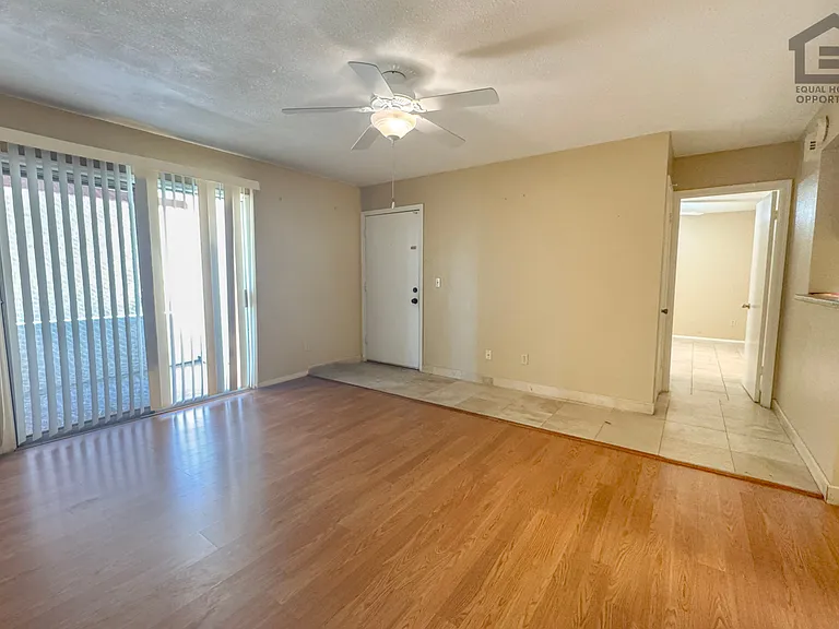 10610 S 48th St #1100 — Photo 10