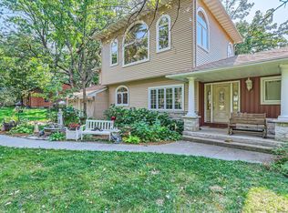 290 Floral Dr W, Saint Paul, MN 55126