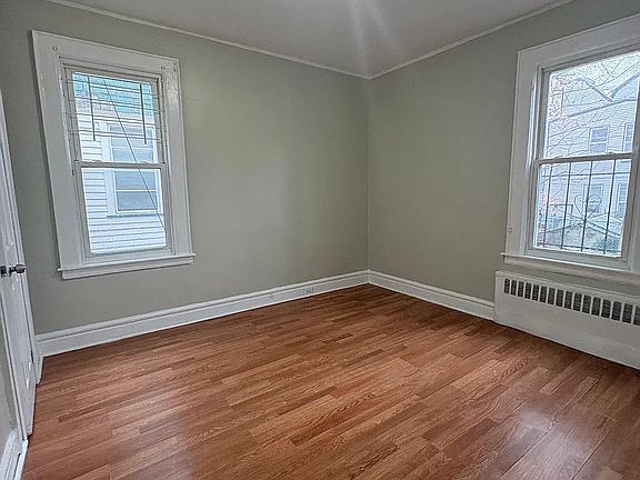 4th image of 878 S 20th St #6C