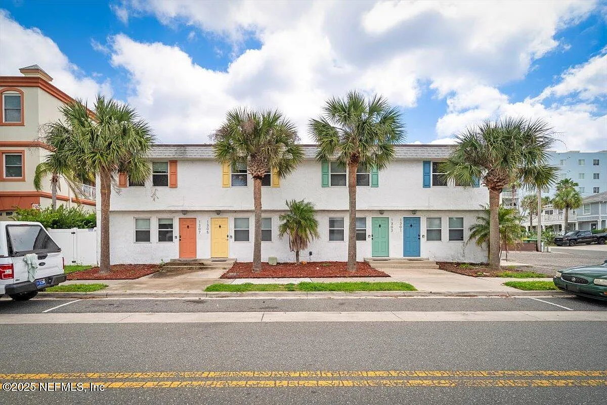2 bed, 1.5 bath, 1010 sqft, $2,495 — Photo 1