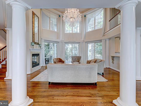5th image of 36809 Oasis Ct