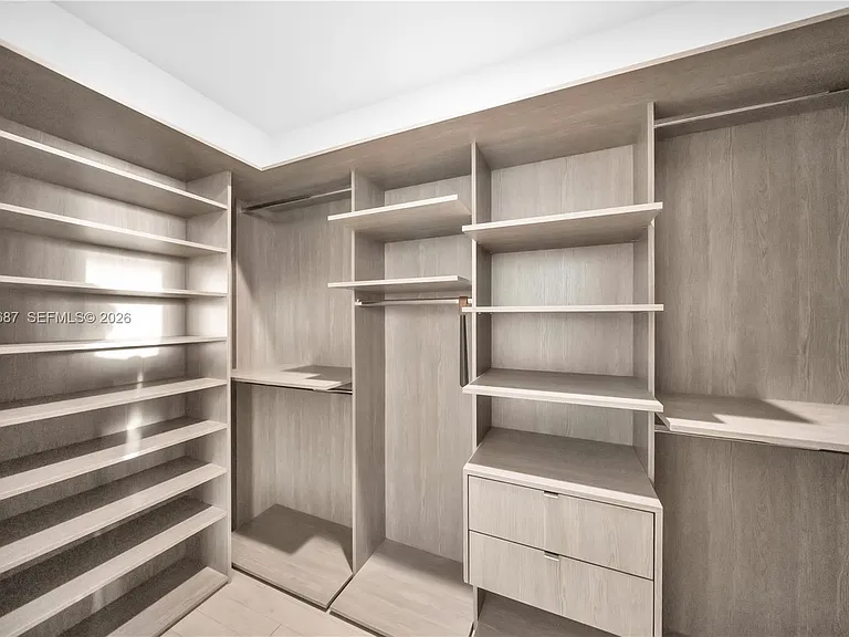 851 NE 1st Ave #Penthouse 4612 — Photo 6