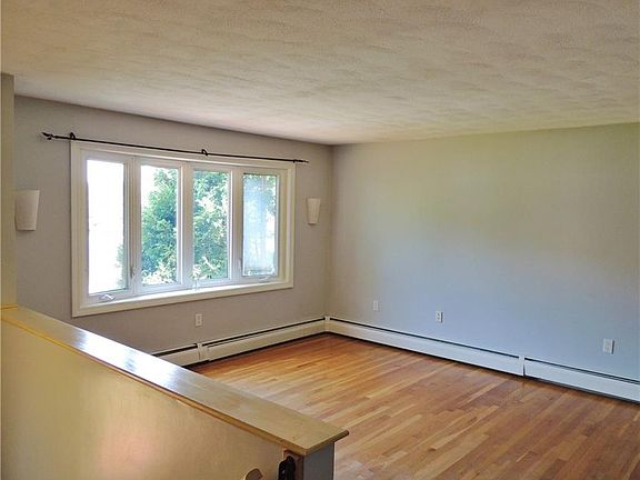 4th image of 48 Sheltra Ave