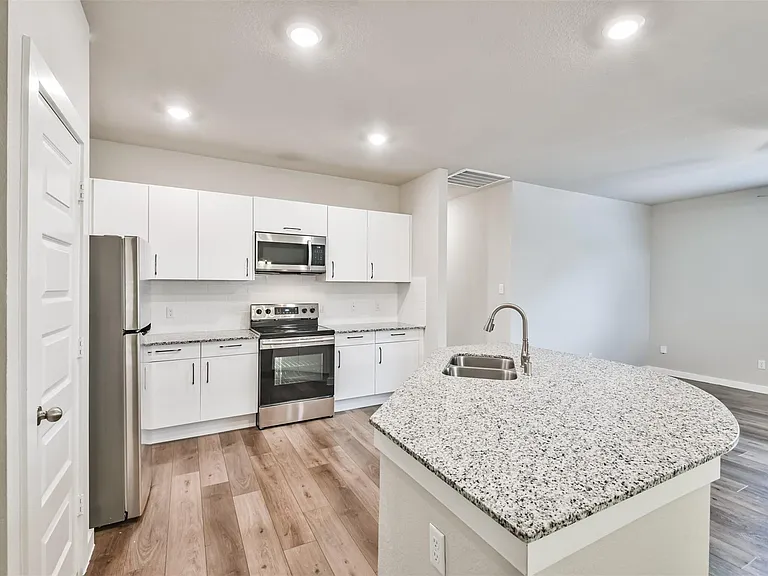 9800 Grosbeak Ln — Photo 6