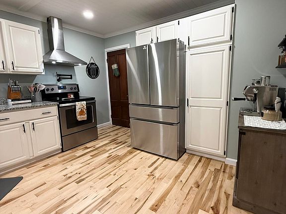 4th image of 166 W Broadway