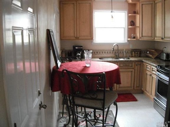 5th image of 1008 Highland Ave