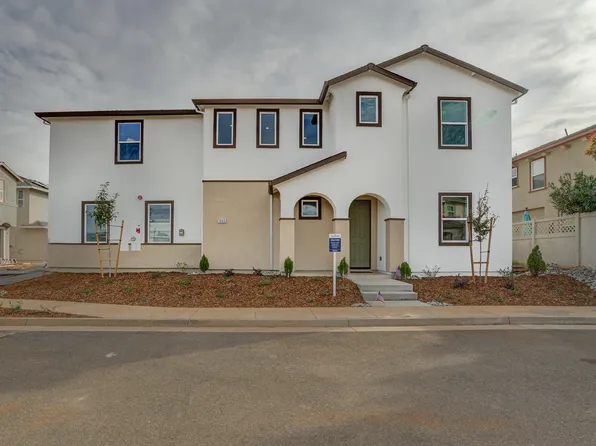 1945 Salzburg Trl, Redding, CA 96003