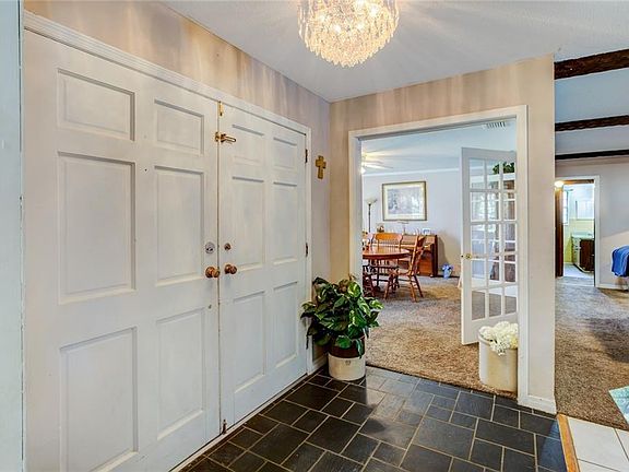 4th image of 5605 Oak Ln