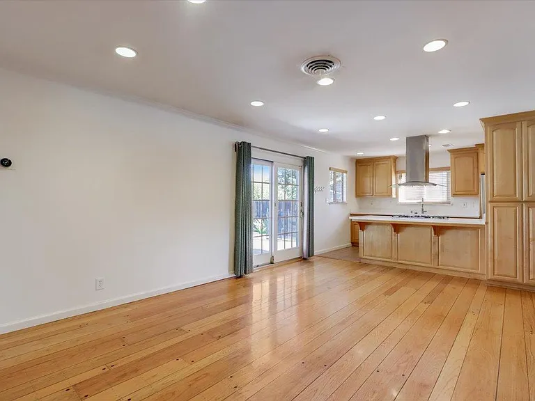 1589 Saint Regis Dr — Photo 12