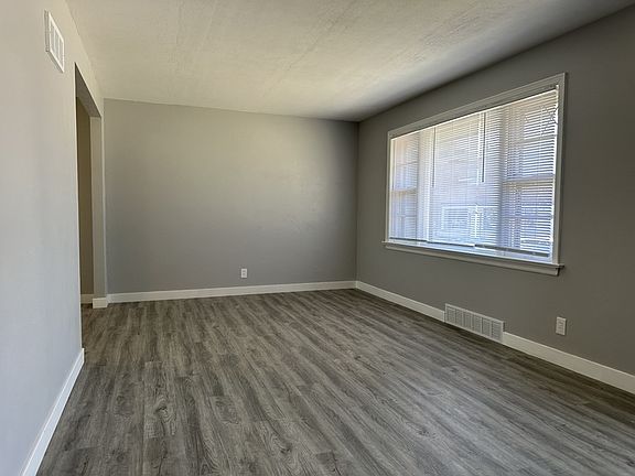 3rd image of 9300 Ardmore Dr