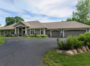 7060 Halstead Dr, Mound, MN 55364