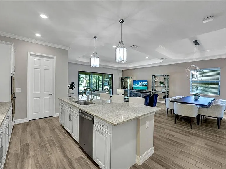 28101 Foxrock Ct — Photo 11