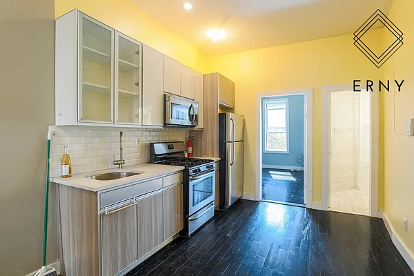 Rented by ERNY LLC | media 10