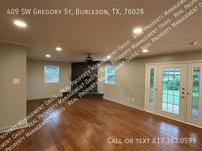 409 SW Gregory St — Photo 4