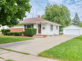 948 N Park St, Owosso, MI 48867