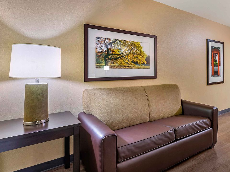2 Bedroom Suite - 2 Queen Beds