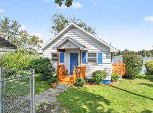 24998 Lake Shore Dr, Dowagiac, MI 49047