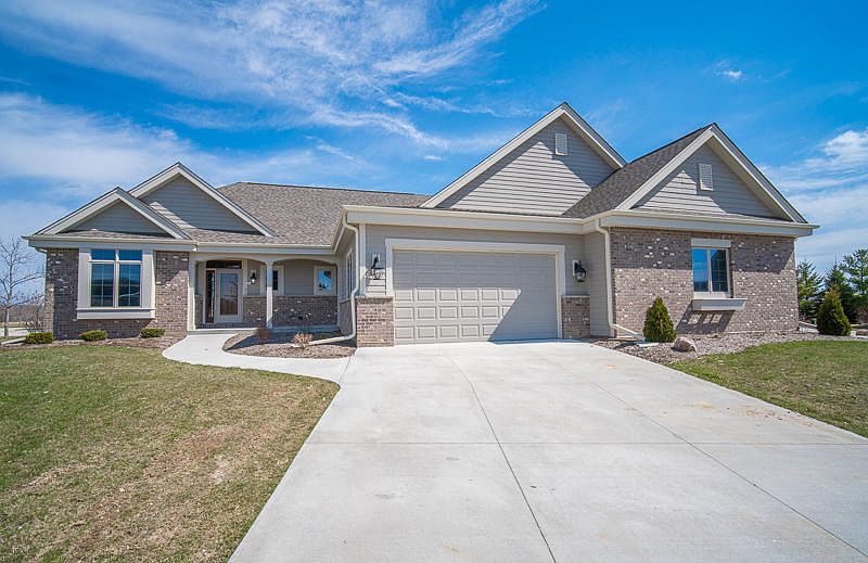 1st image of 1424 Red Oak Dr