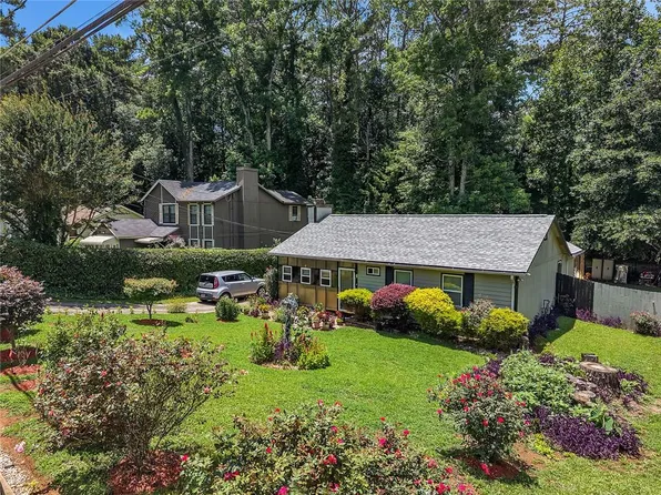 6153 Creekford Dr, Lithonia, GA 30058