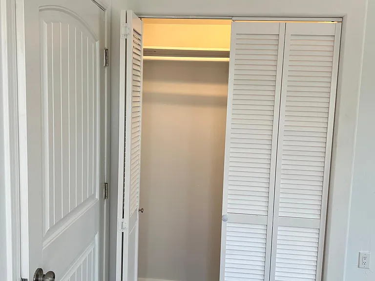 8401 Sunrise Ave — Photo 5