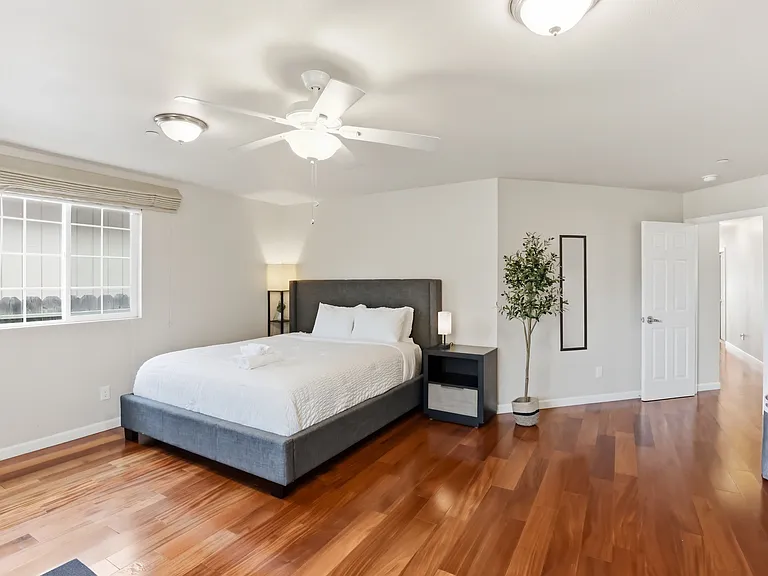 609 Stanford Ave — Photo 32