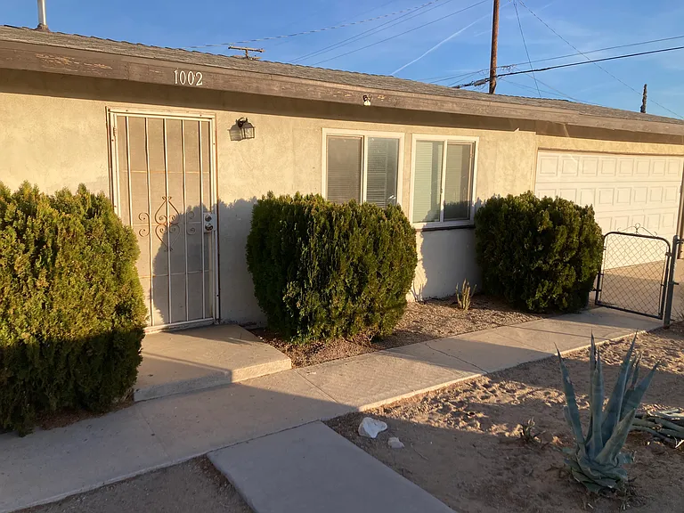 1002 E Navajo St — Photo 12
