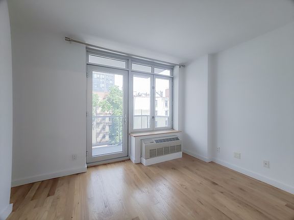 4th image of 196 Stanton St APT 7B
