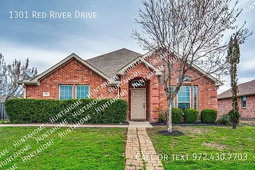 1301 Red River Dr Photo 1