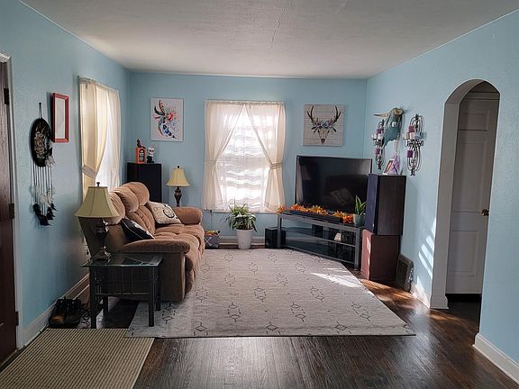 4th image of 2803 Lawndale Ave