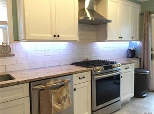 69-80 58th Rd, Maspeth, NY 11378