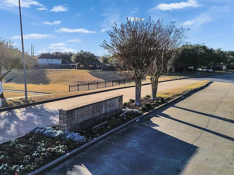 5514 Gatesprings Ln — Photo 45
