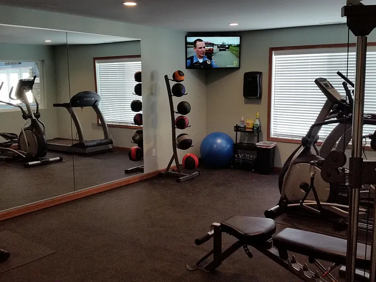 Woodcrest Apartments — Photo 10