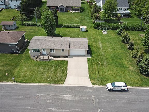 4th image of 1007 Pleasant Dr