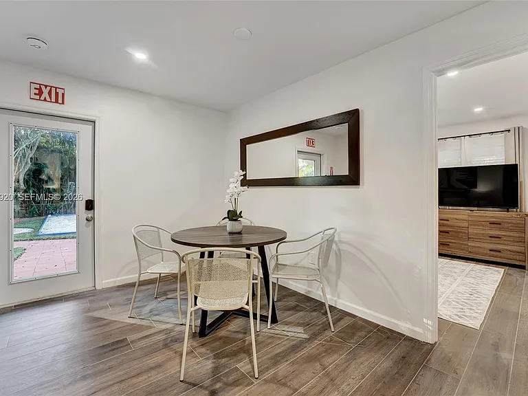 14330 SW 20th St — Photo 10