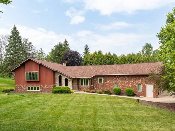 N2665 Hample Rd, Appleton, WI 54913