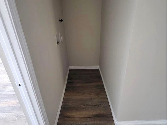 5th image of 11442 Victory Blvd #206