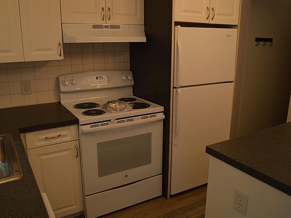 5th image of 1219 Barcelona Dr APT 21