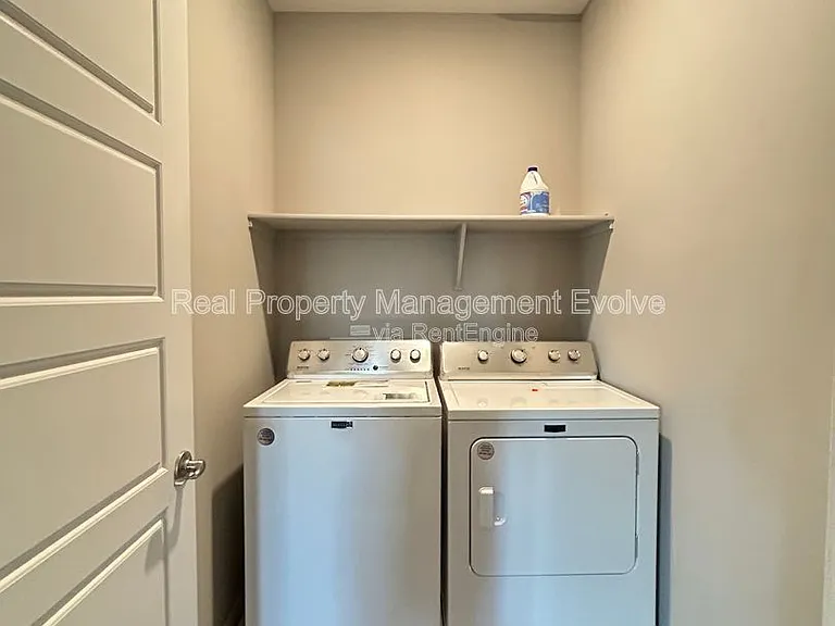 2244 W Laurie Ln — Photo 13