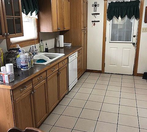 4th image of 211 Vance St