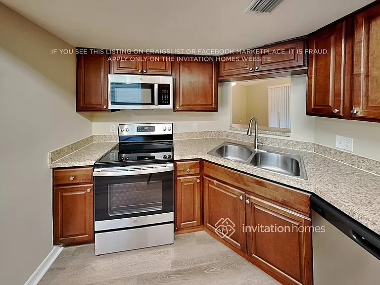 1011 Kasell Pl — Photo 6