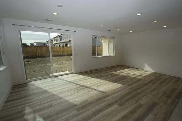 4295 Crescent Way — Photo 4