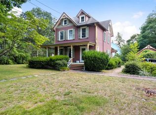 121 8th Ave, Sea Cliff, NY 11579