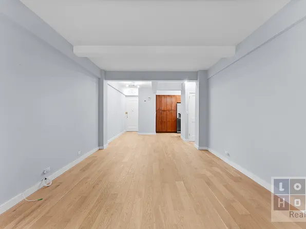 550 Grand Street image 10 of 20